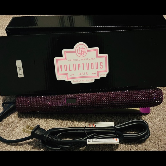 Go Voluptuous Hair Flat Iron